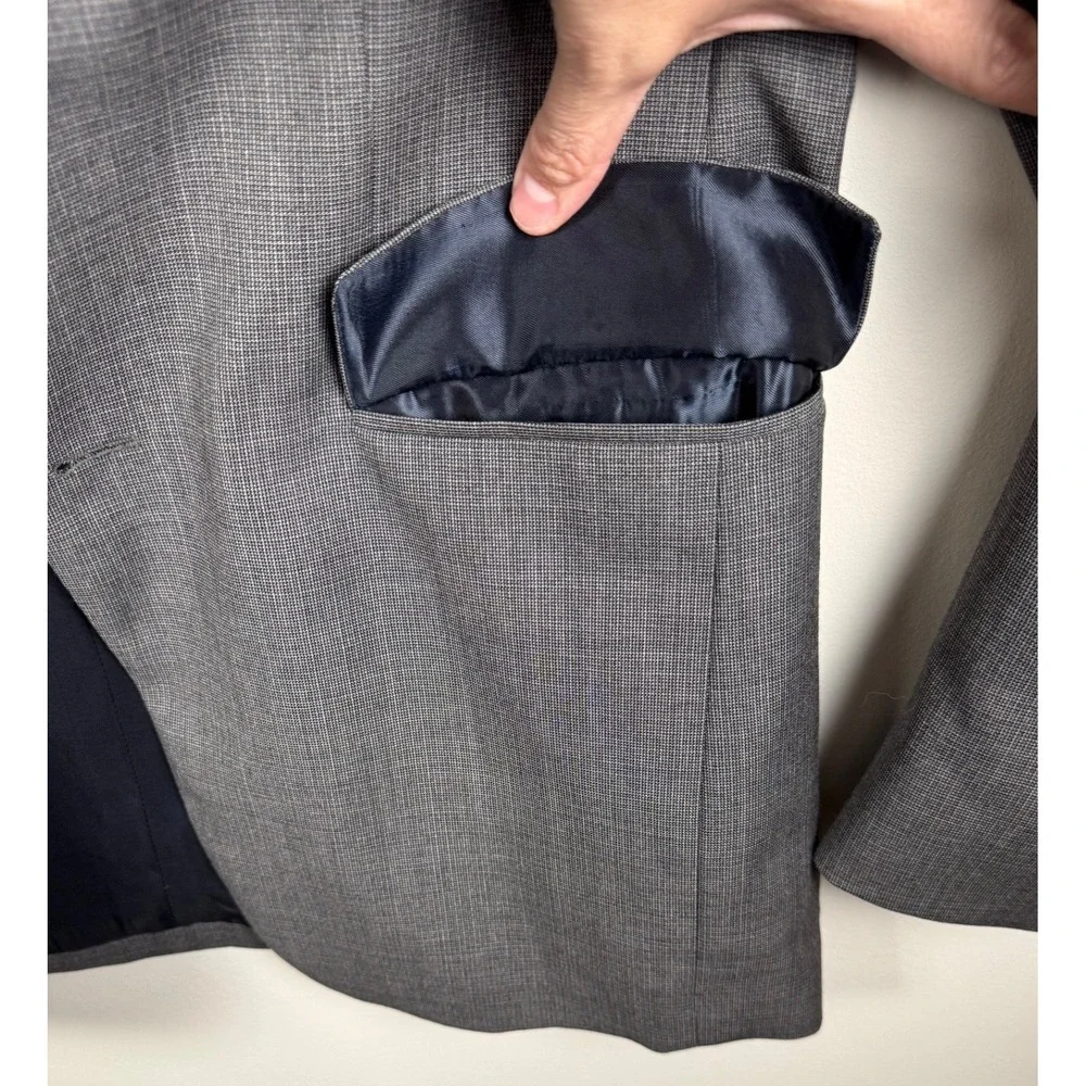 Carolina Herrera Mens Grey Two Button Blazer Jacket Made in Spain Size 42R
